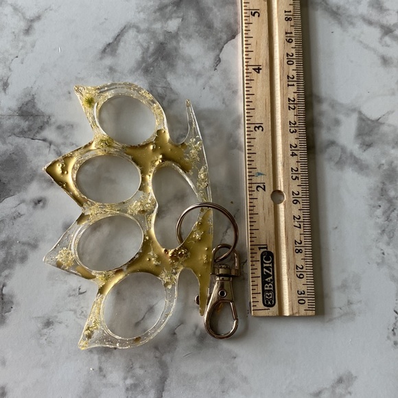 Flower knuckles keychain - Picture 6 of 6